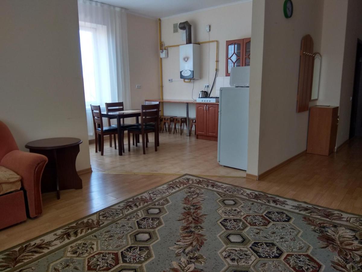Apartments Domovik Просторная Квартира С Видом На Горы Mukacheve Exterior photo